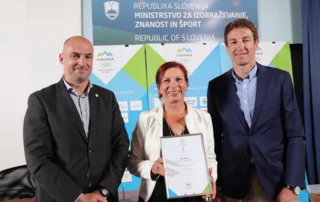 Naša gimnazija prejela certifikat Športnikom prijazno izobraževanje