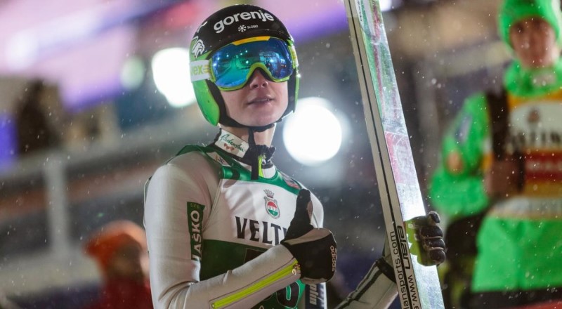 Nika Križnar, 1. cš, zmagovalka FIS tekme, Domen Prevc znova vrhunski