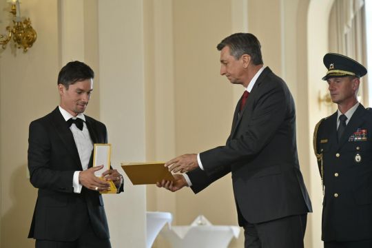 Primož Roglič prejel državno odlikovanje, zlati red za zasluge